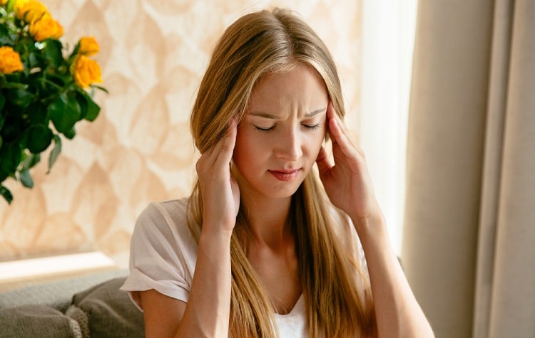 Oils for Headaches and Migraine Attacks